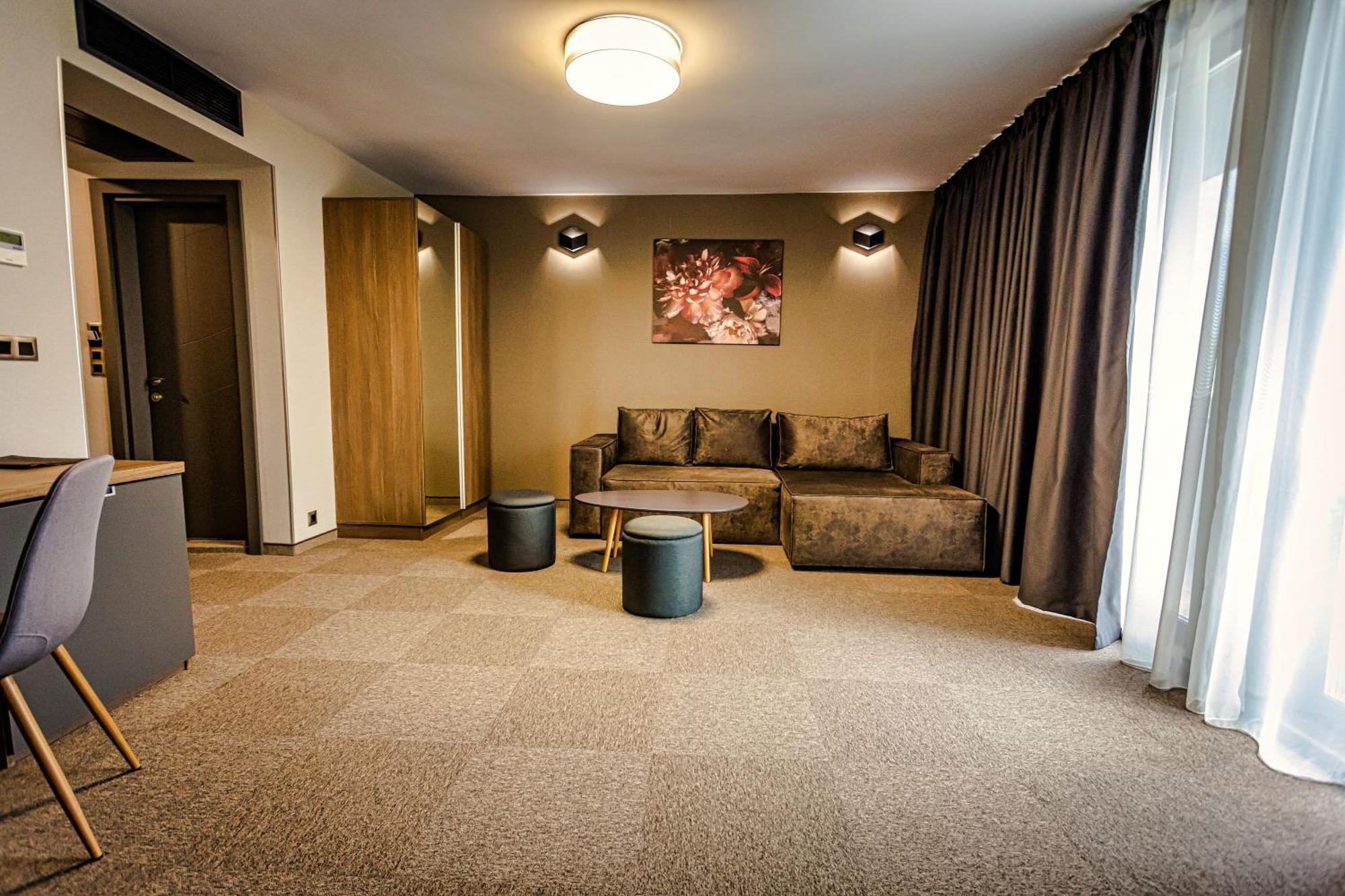 Jitomir Hotel Монтана Экстерьер фото