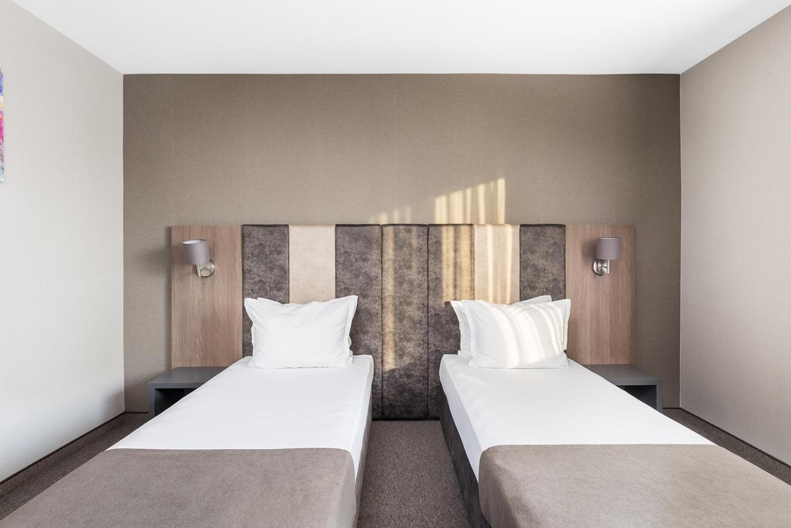 Jitomir Hotel Монтана Экстерьер фото