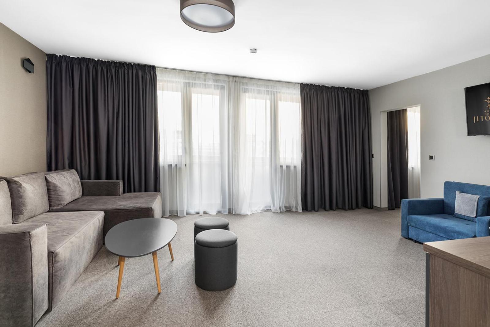 Jitomir Hotel Монтана Экстерьер фото