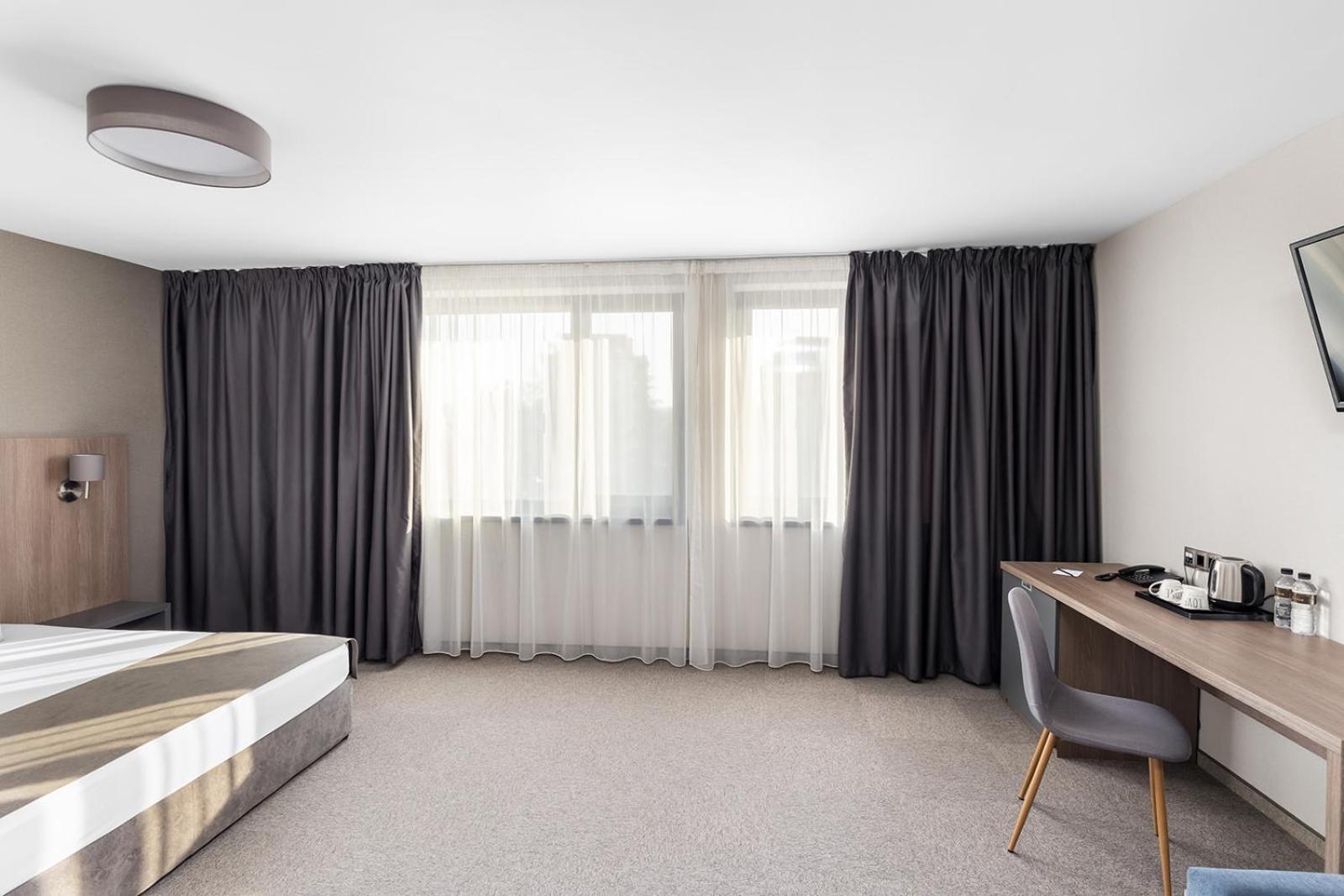 Jitomir Hotel Монтана Экстерьер фото
