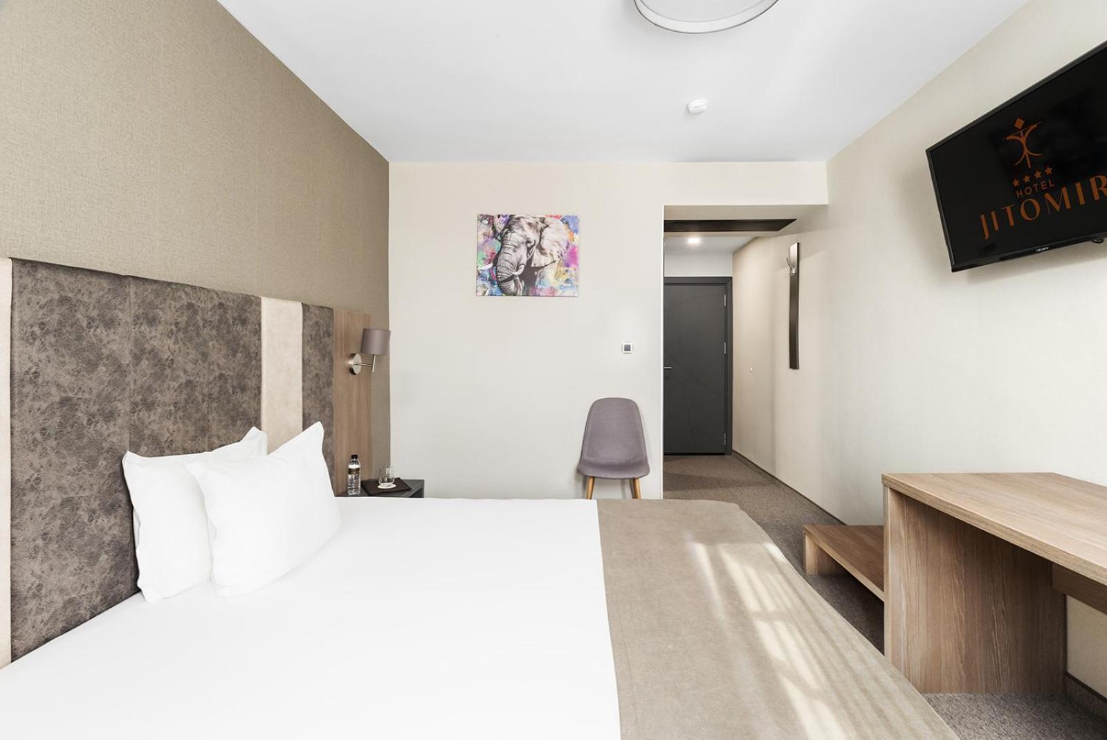 Jitomir Hotel Монтана Экстерьер фото